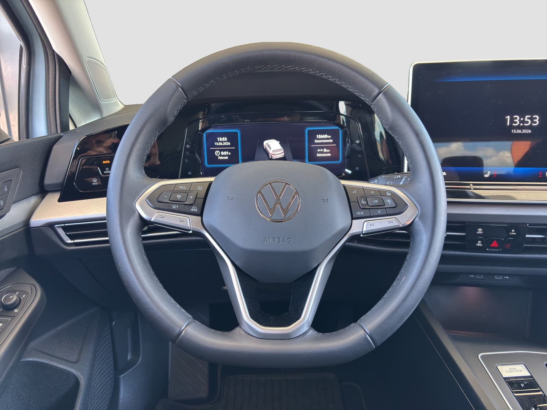 Volkswagen Golf Life 1.5 eTSI 150 PS DSG NABI ACC KAMERA Bild 10