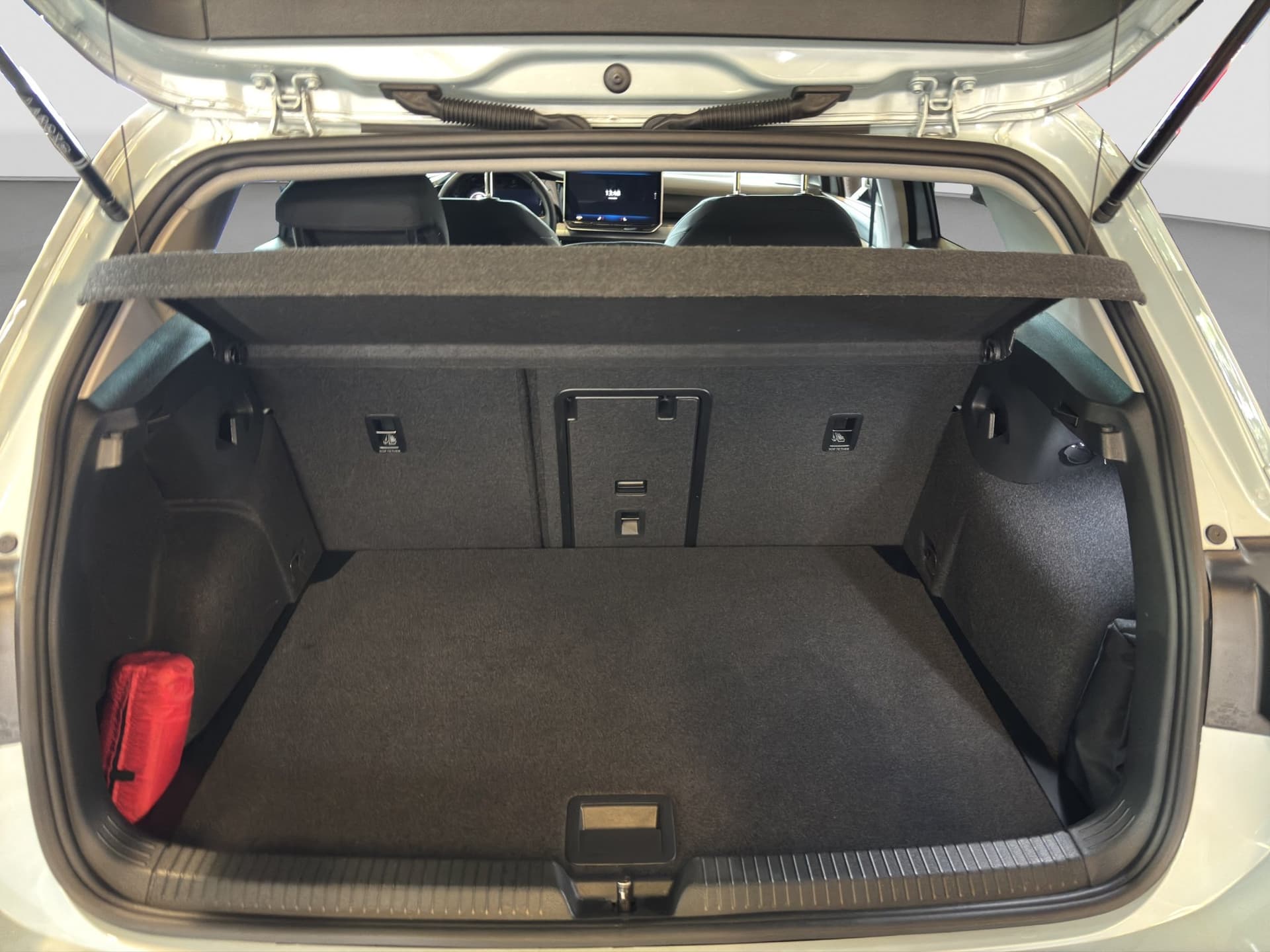 Volkswagen Golf Life 1.5 eTSI 150 PS DSG NABI ACC KAMERA Bild 16