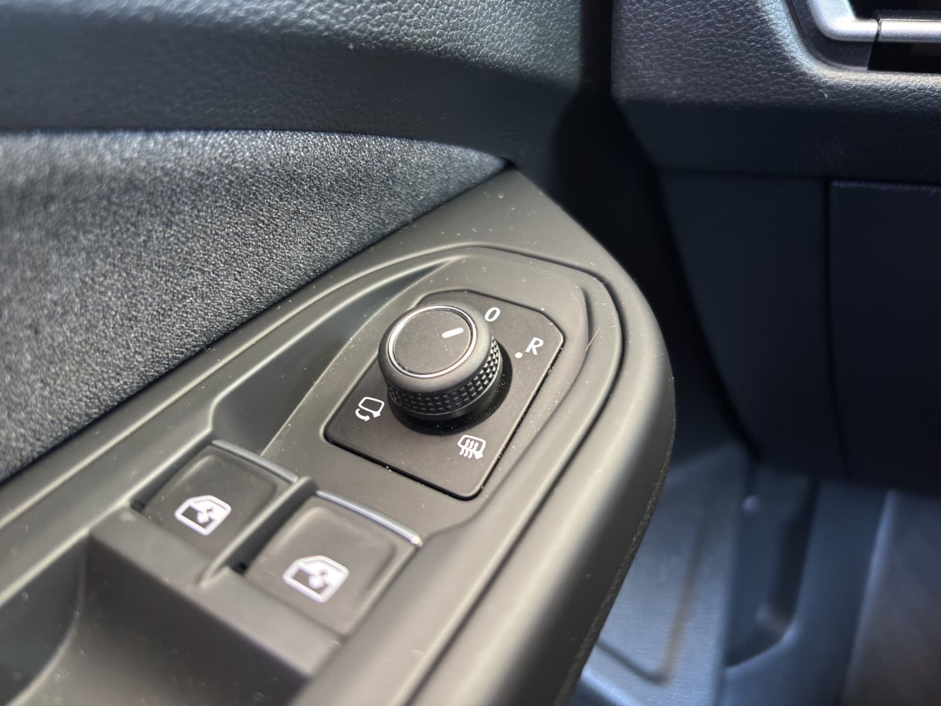 Volkswagen Golf Life 1.5 eTSI 150 PS DSG NABI ACC KAMERA Bild 19
