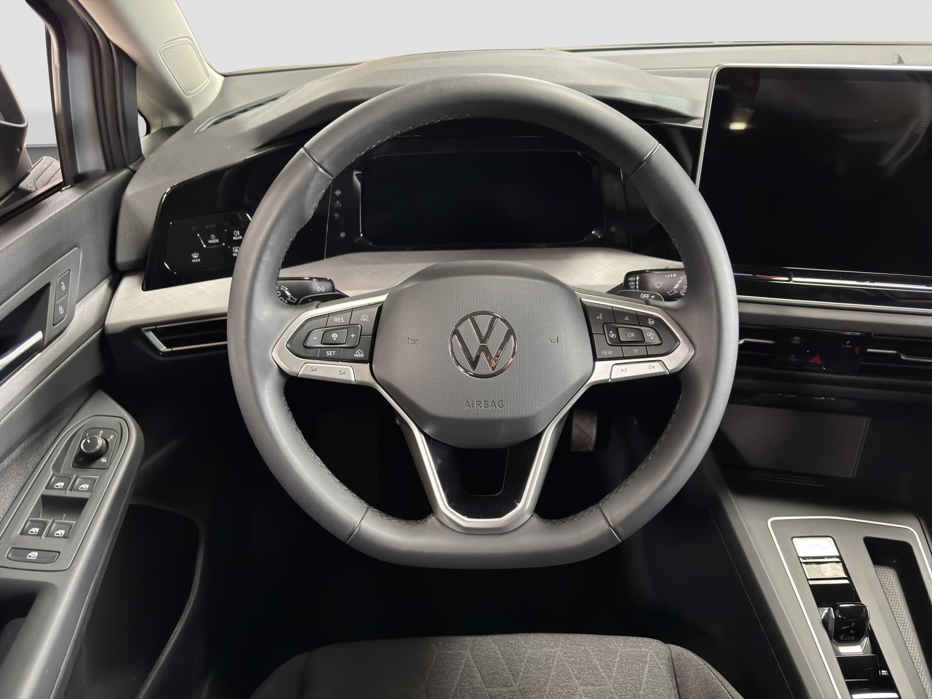 Volkswagen Golf Life 1.5 TSI 115 PS DSG Kamera ACC Navi Bild 10