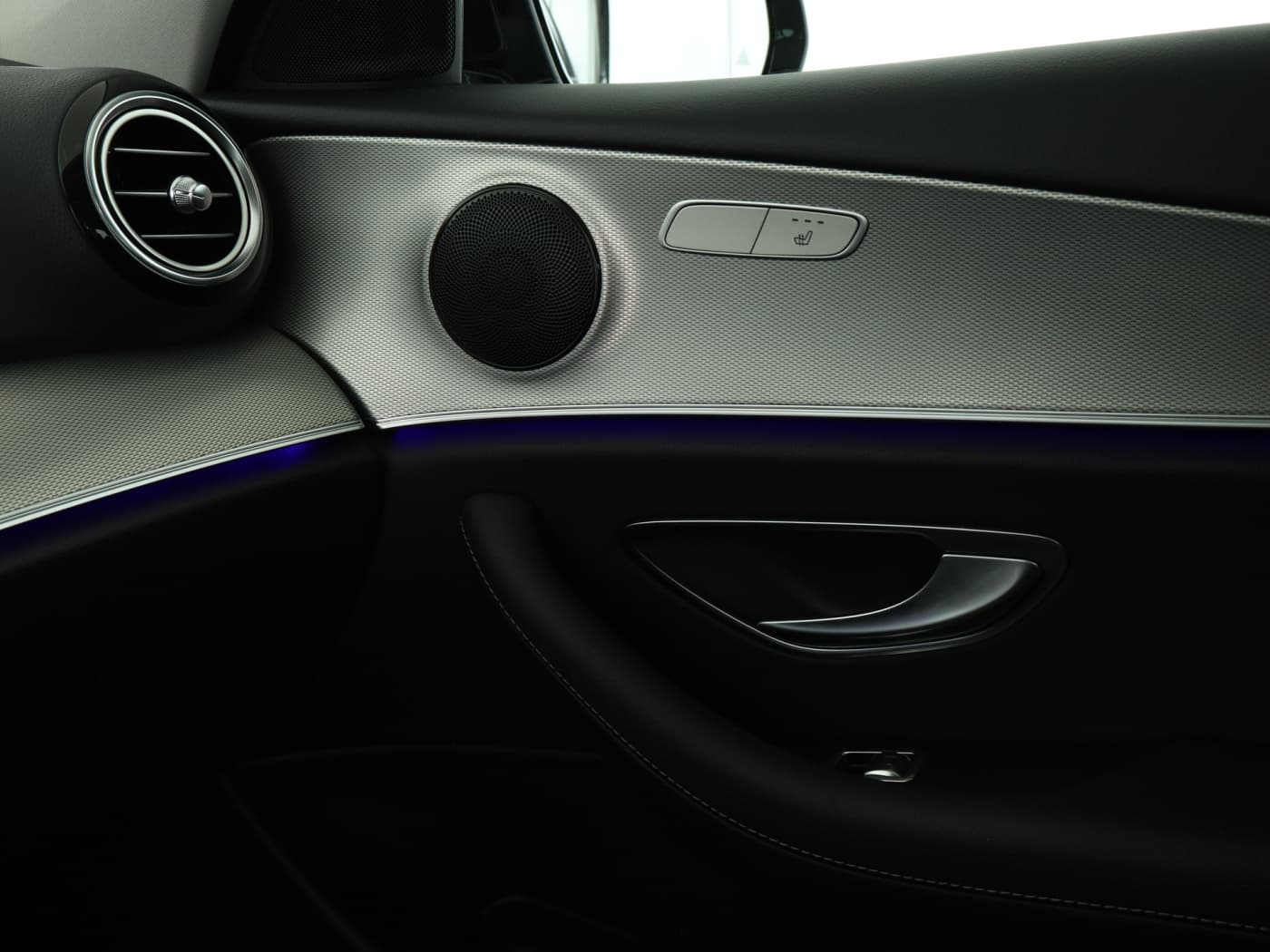Mercedes-Benz E 200 Bild 16