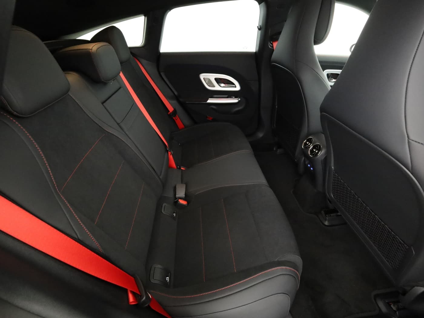 Mercedes-Benz CLA 350 4MATIC SB mit EQ Bild 25