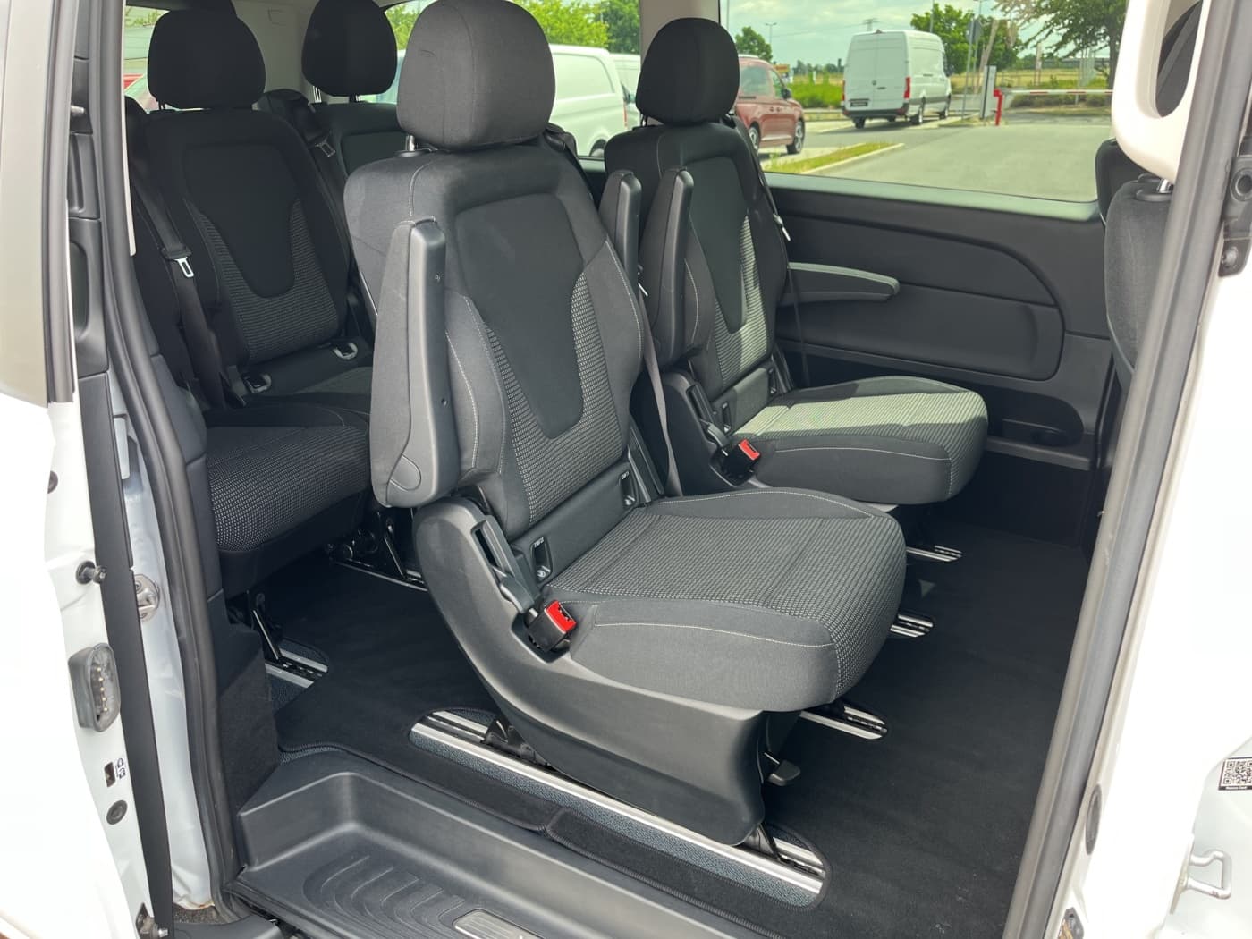 Mercedes-Benz V 220 d RISE Bild 19