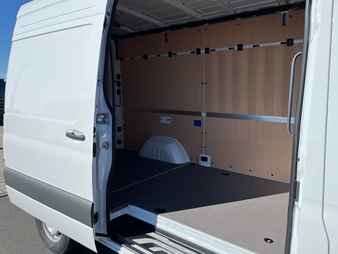 Mercedes-Benz Sprinter 319 CDI Kasten PRO L2H2 Bild 17