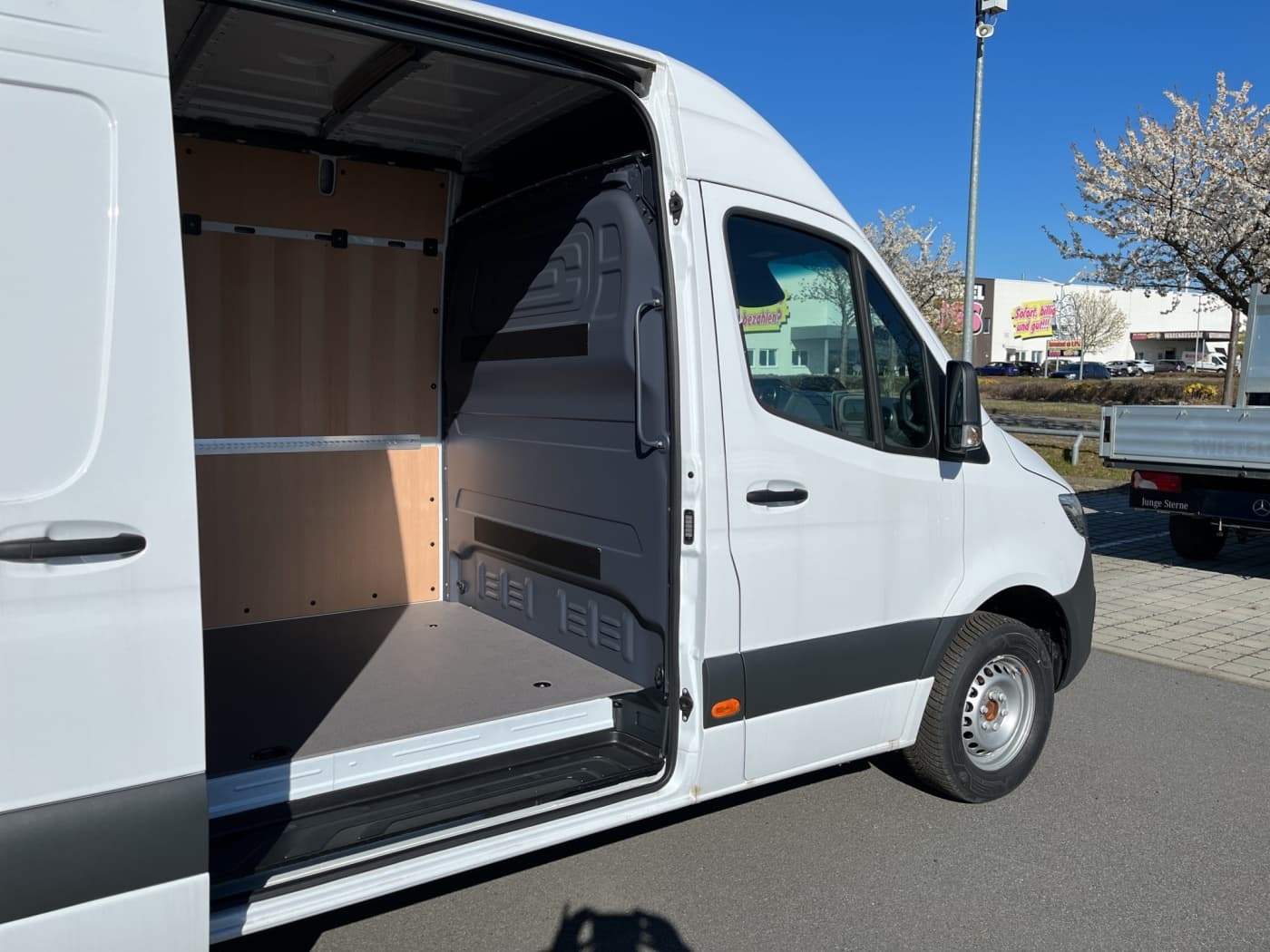 Mercedes-Benz Sprinter 319 CDI Kasten PRO L2H2 Bild 18