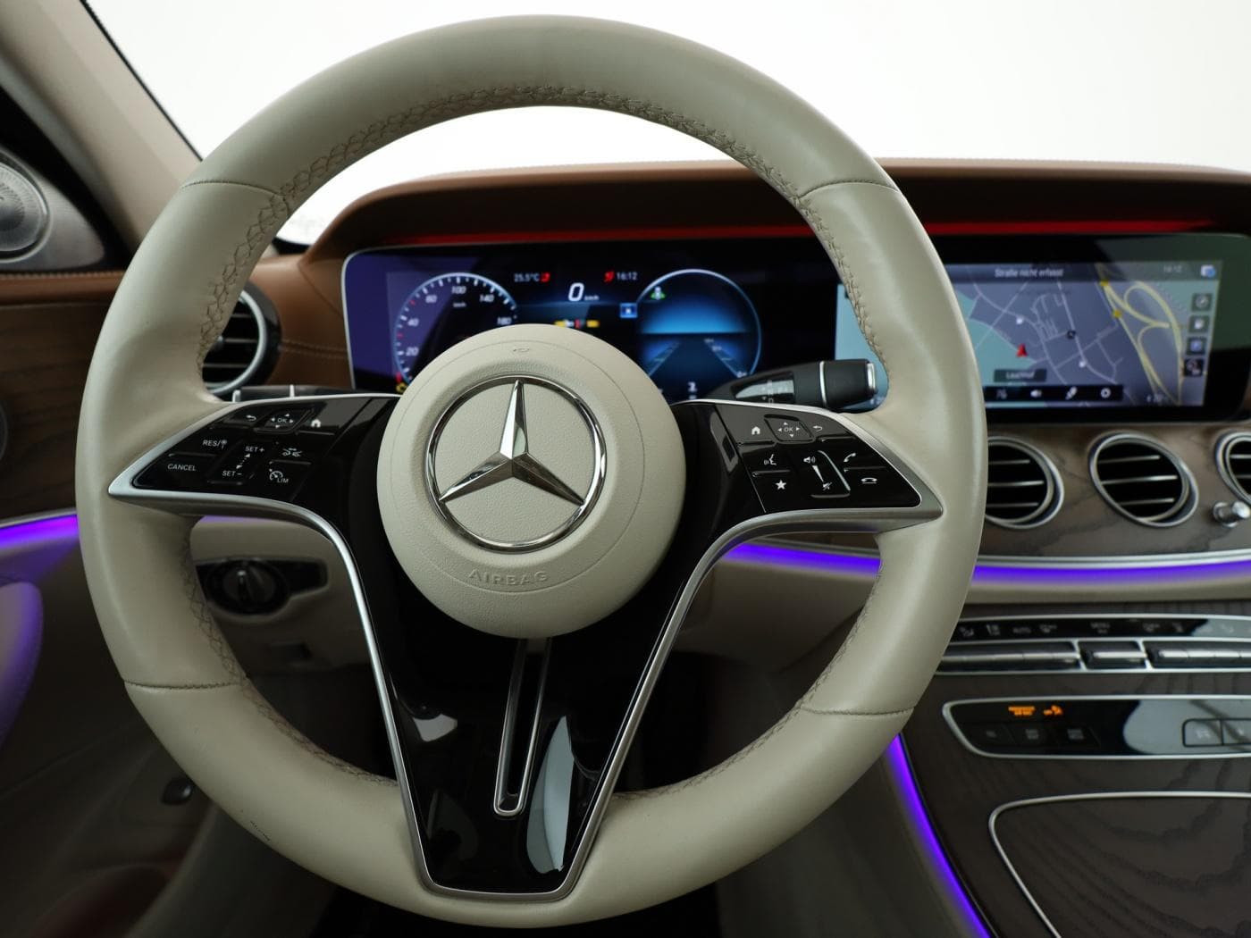 Mercedes-Benz E 400 d 4M Bild 11
