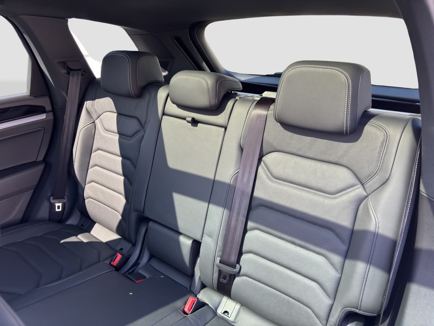 Volkswagen Touareg 3.0 V6 TSI eHybrid Elegance 4M Bild 16