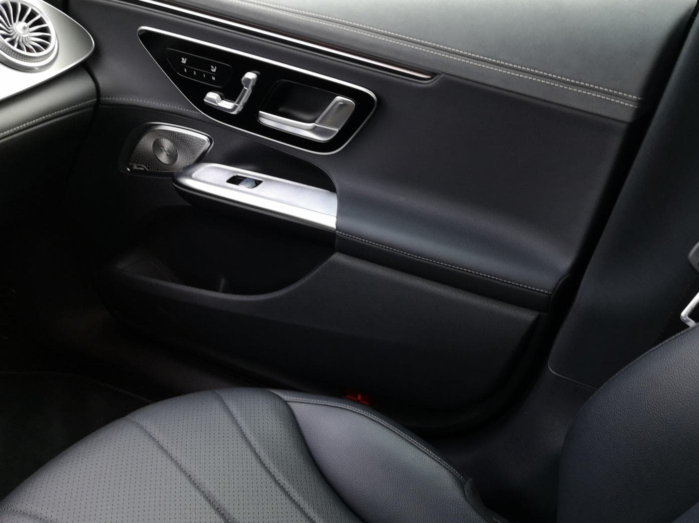 Mercedes-Benz EQE 350 Bild 14