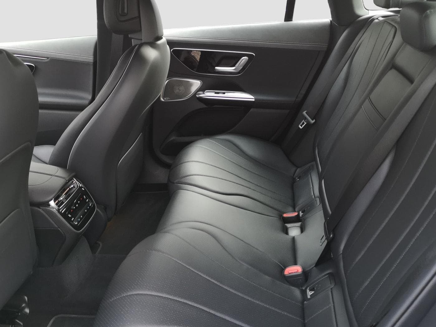 Mercedes-Benz EQE 350 Bild 15