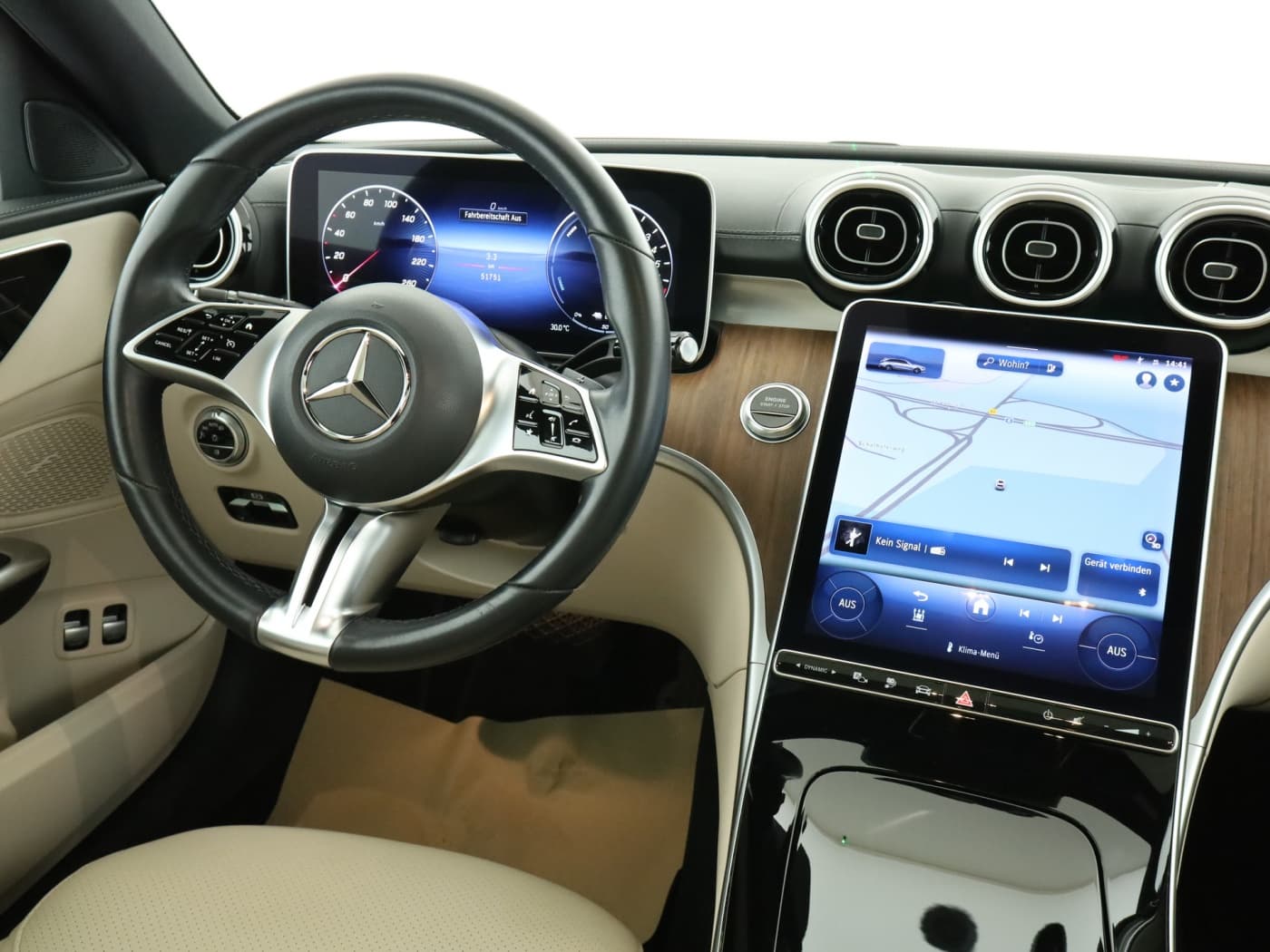 Mercedes-Benz C 300 e T Bild 10