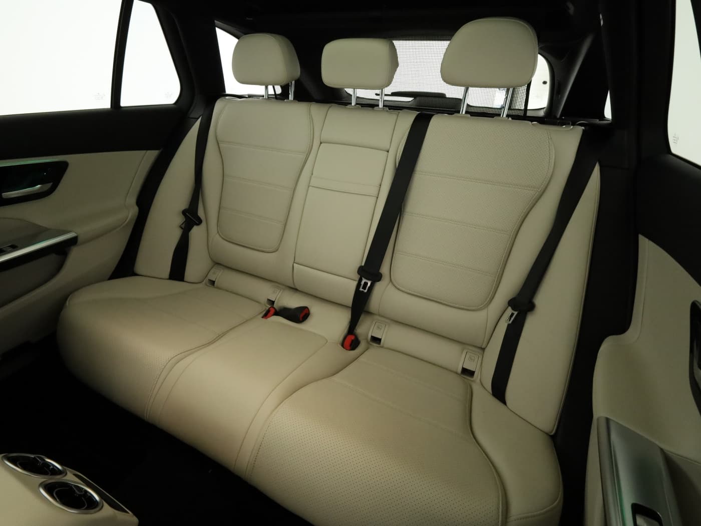 Mercedes-Benz C 300 e T Bild 18