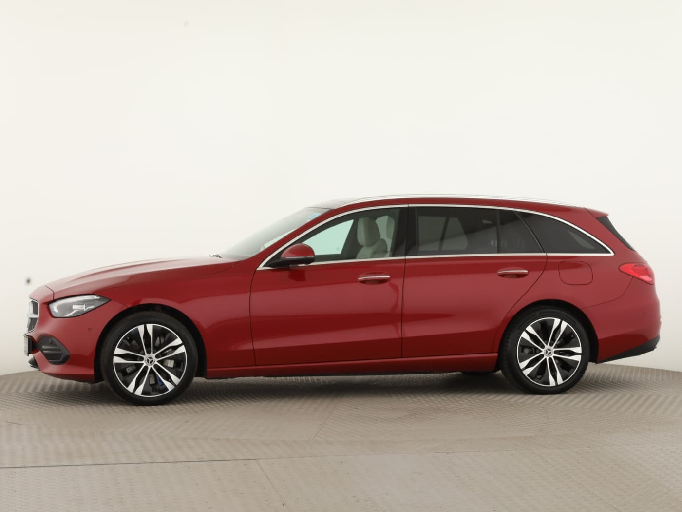Mercedes-Benz C 300 e T Bild 7