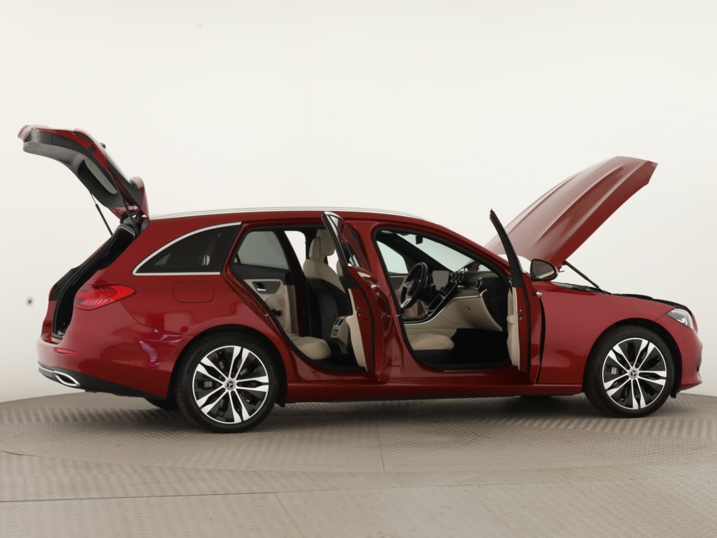 Mercedes-Benz C 300 e T Bild 8