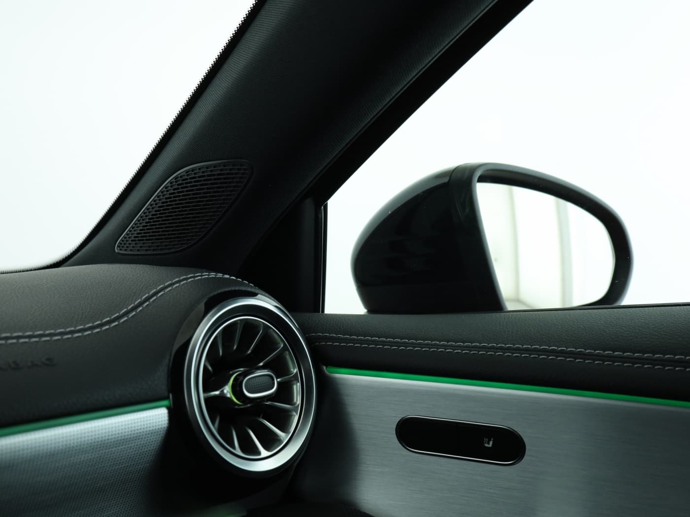 Mercedes-Benz A 250 e Bild 16