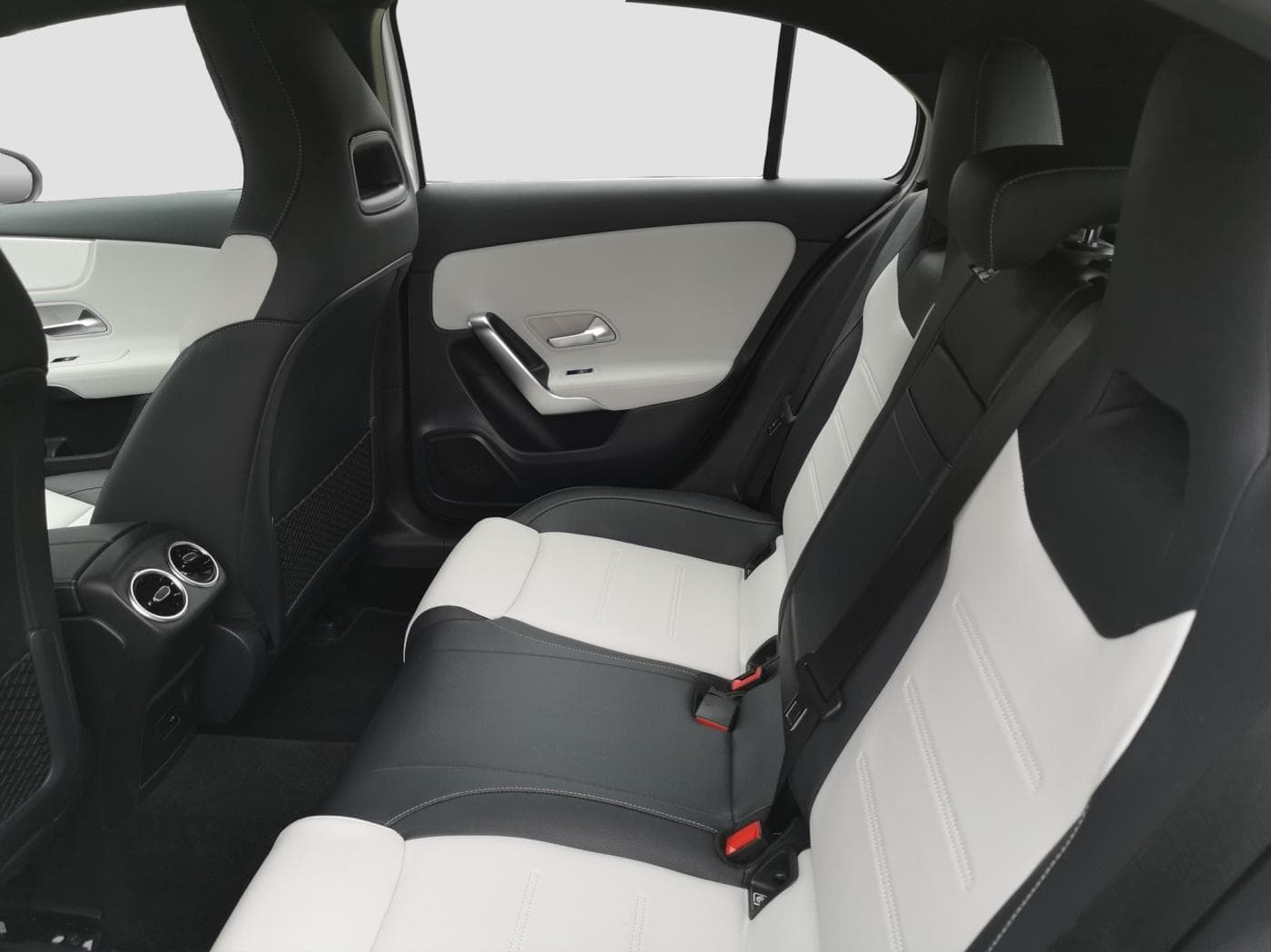 Mercedes-Benz A 180 &quot;Advanced&quot; Bild 16