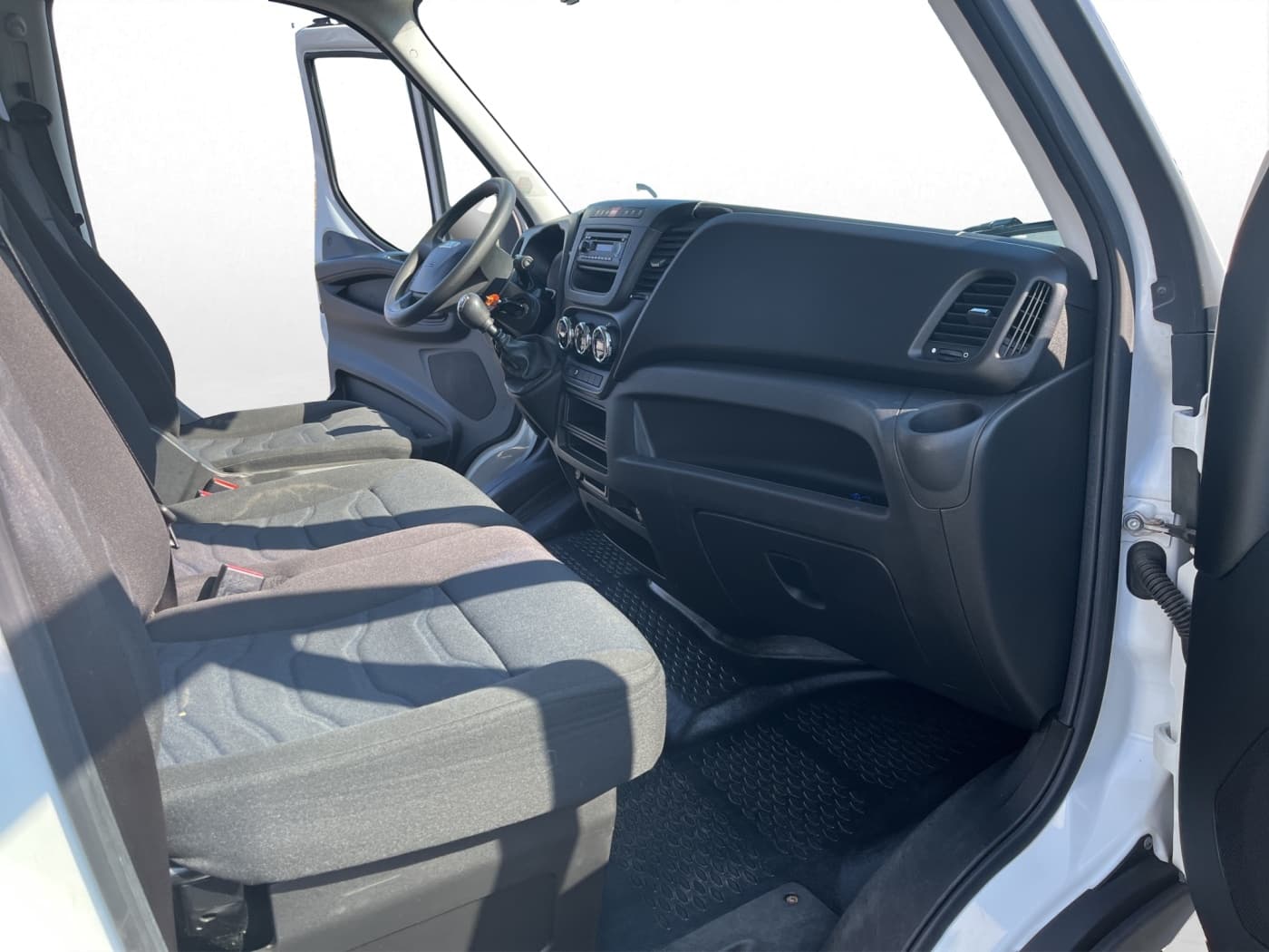 IVECO Daily Koffer LBW Bild 12