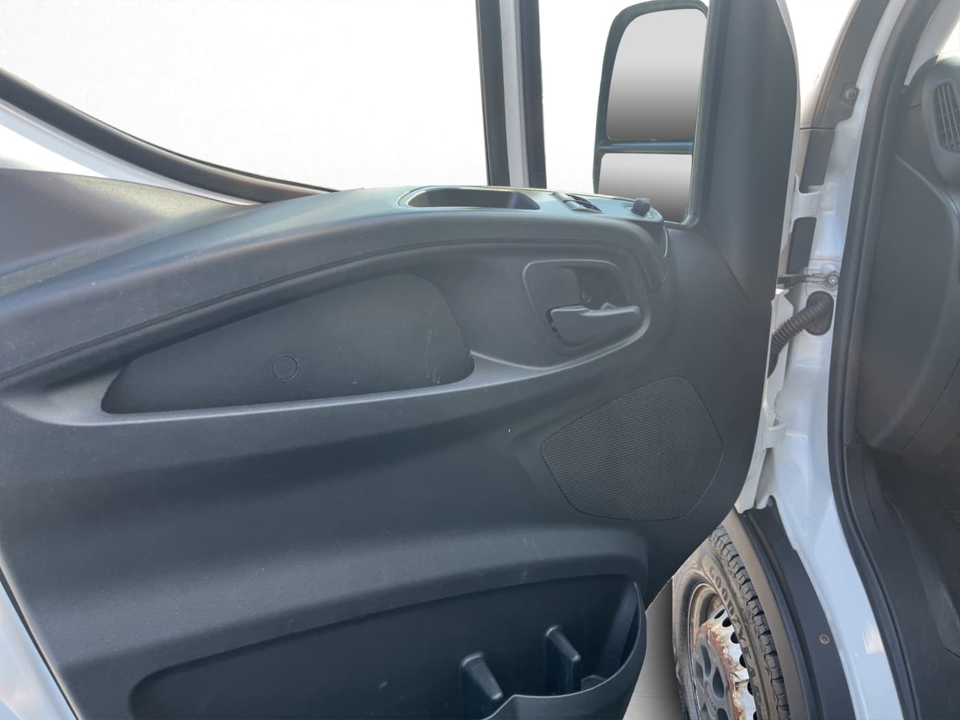 IVECO Daily Koffer LBW Bild 14