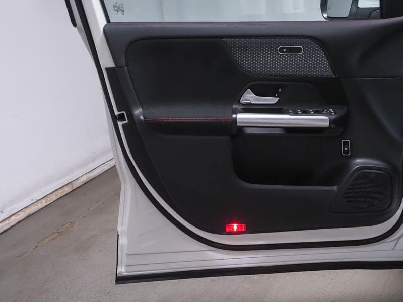 Mercedes-Benz EQA 350 4M Bild 9