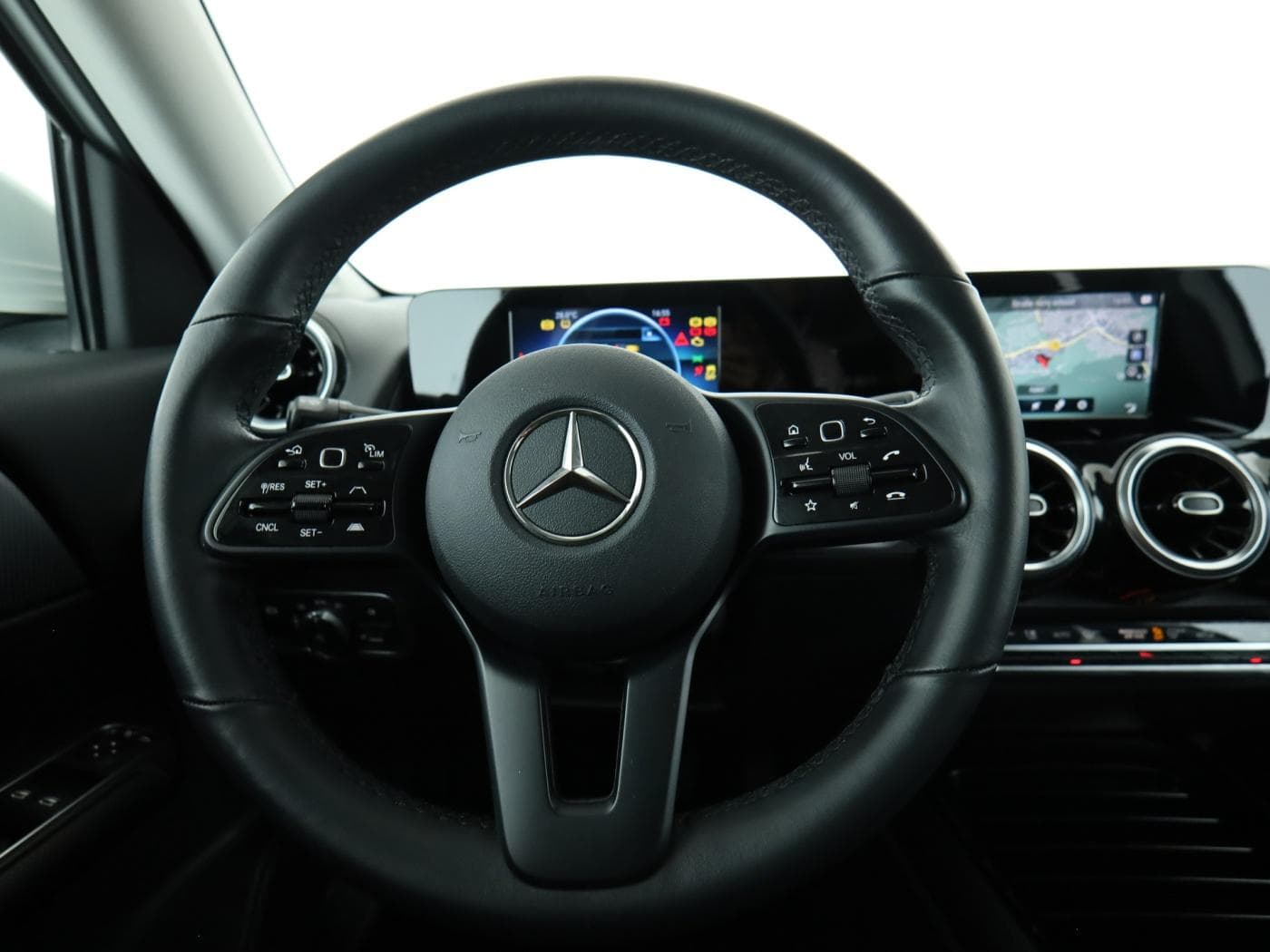 Mercedes-Benz GLB 220 d Bild 11
