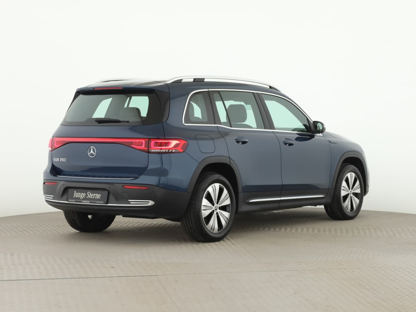 Mercedes-Benz EQB 250 Bild 6