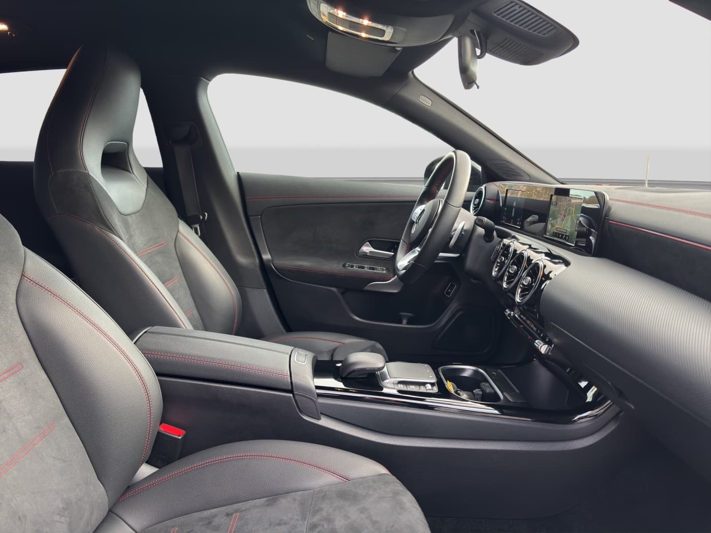 Mercedes-Benz CLA 250 e SB Bild 15