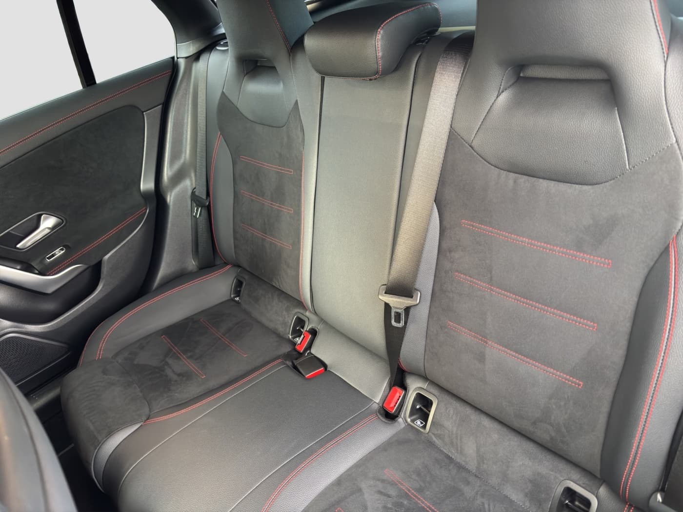 Mercedes-Benz CLA 250 e SB Bild 16