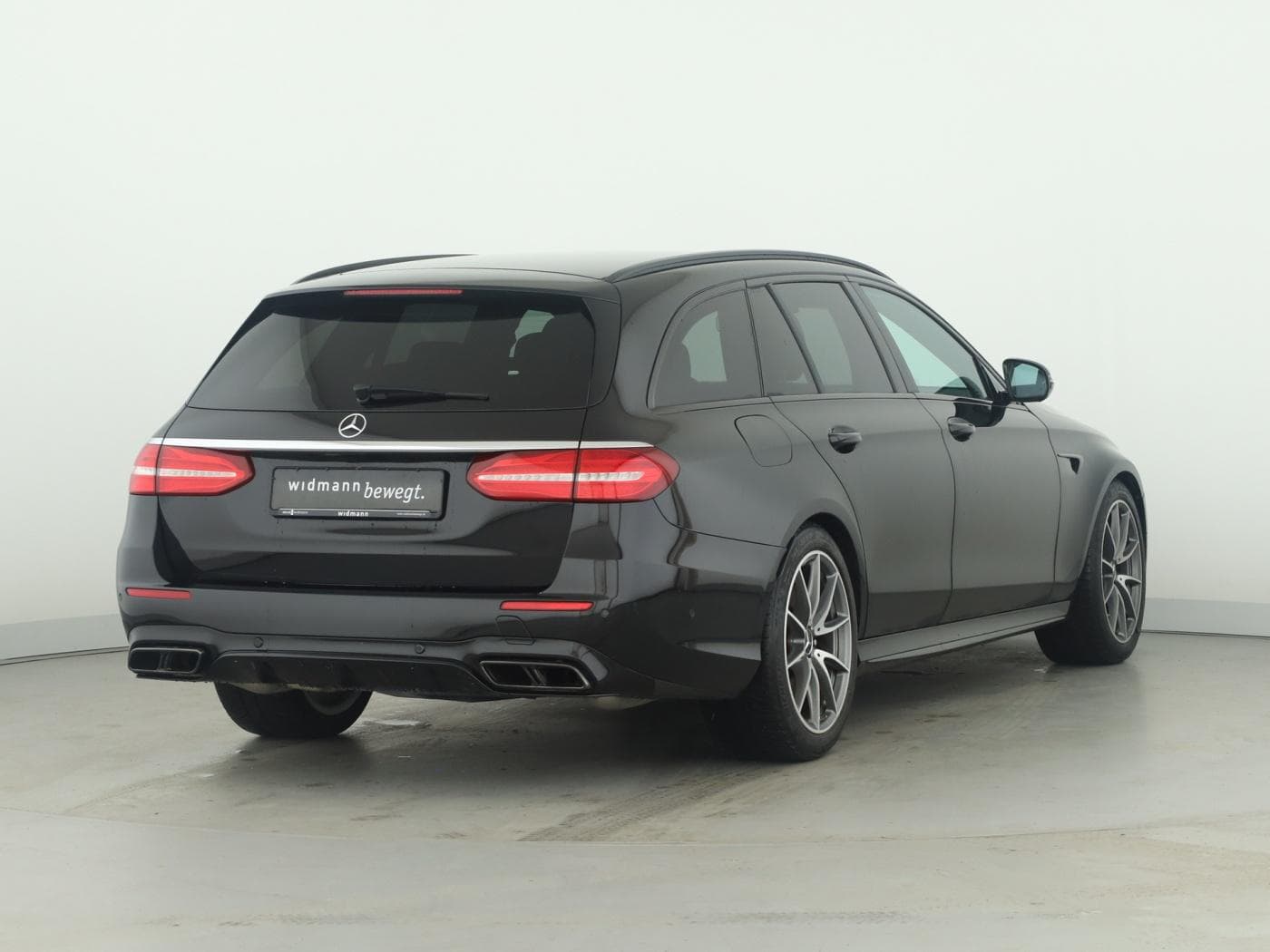 Mercedes-Benz E 63 AMG S 4M+ T Bild 2