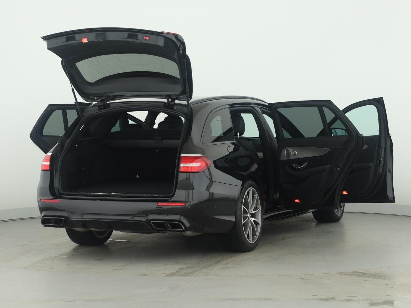 Mercedes-Benz E 63 AMG S 4M+ T Bild 9