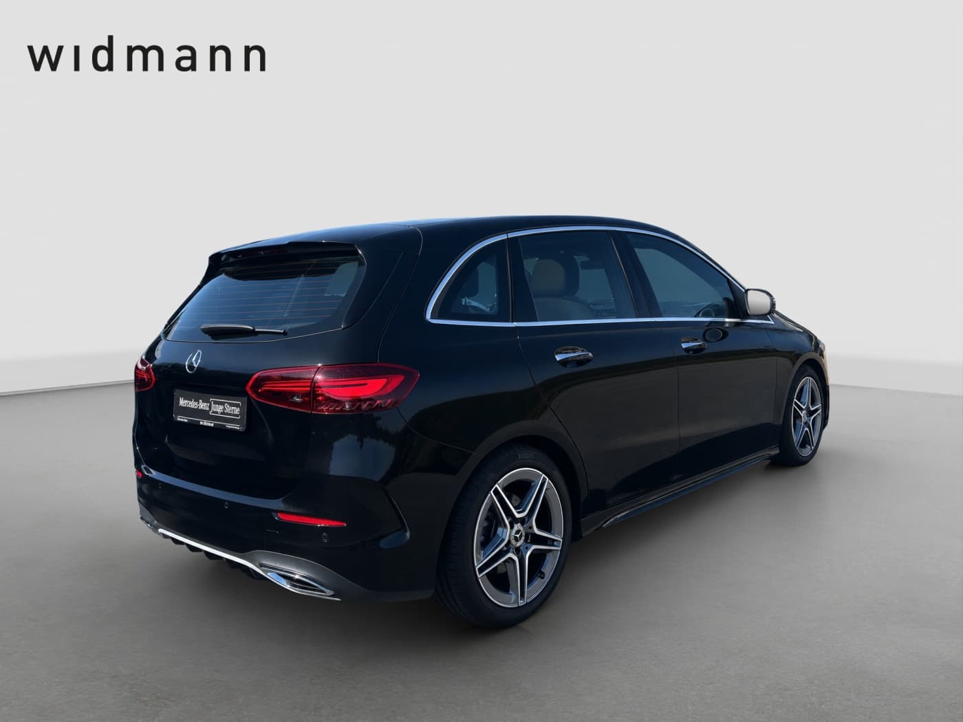 Mercedes-Benz B 220 4M Bild 3