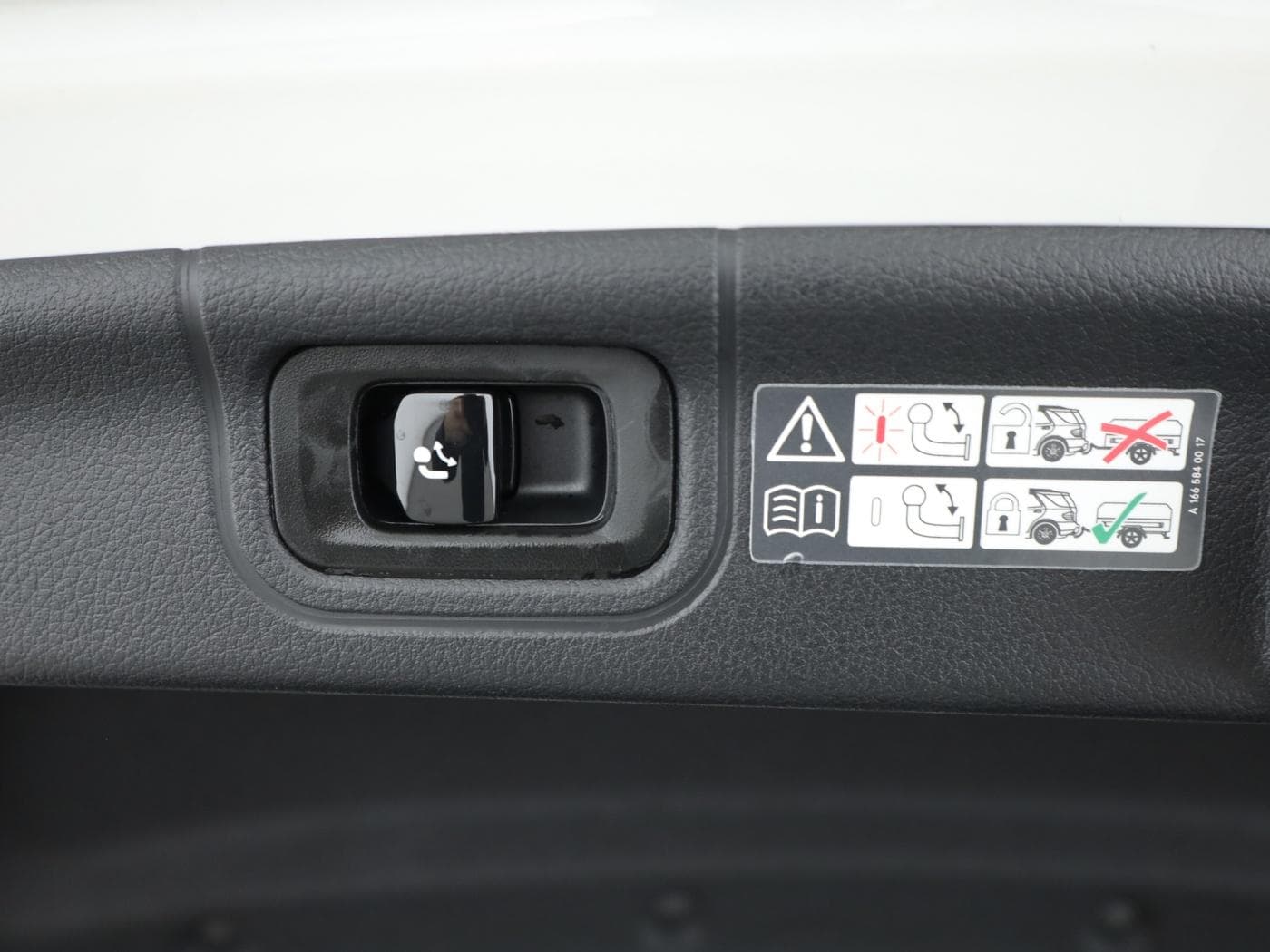 Mercedes-Benz C 300 d 4M Bild 24