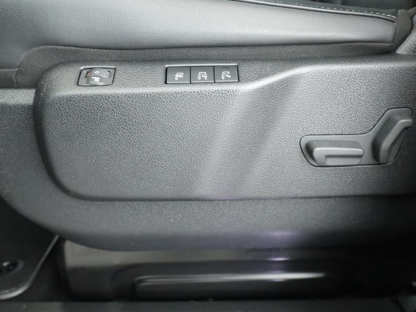 Citro&euml;n Spacetourer Business Lounge M  Elektromotor (75KWH) Bild 25