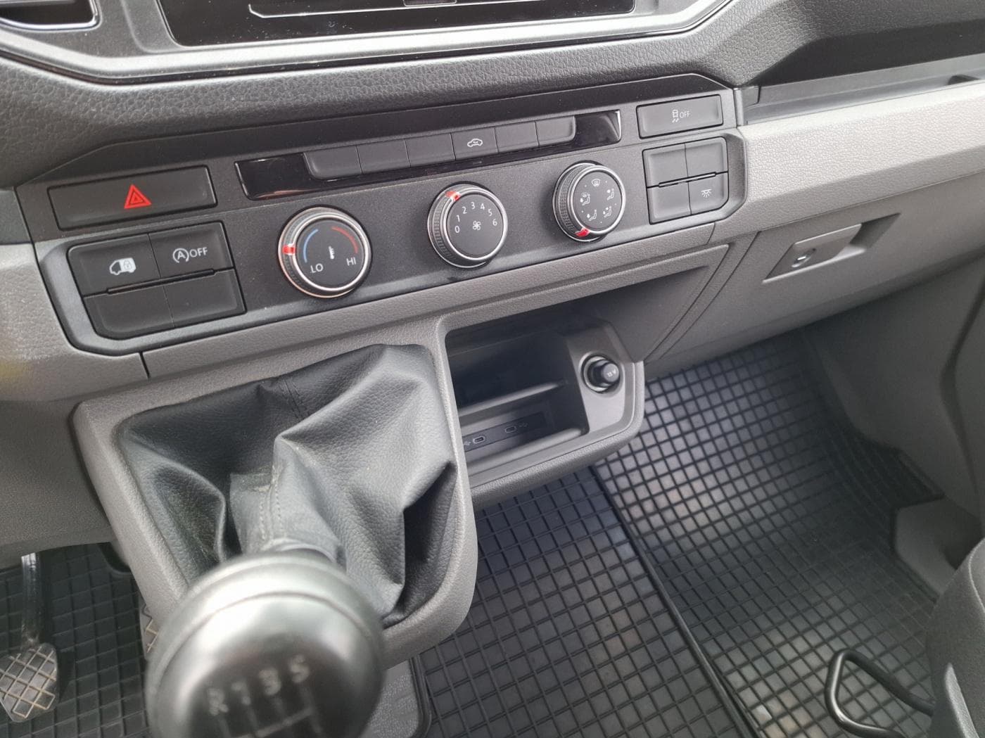 Volkswagen Crafter Kasten Hochdach Bild 13