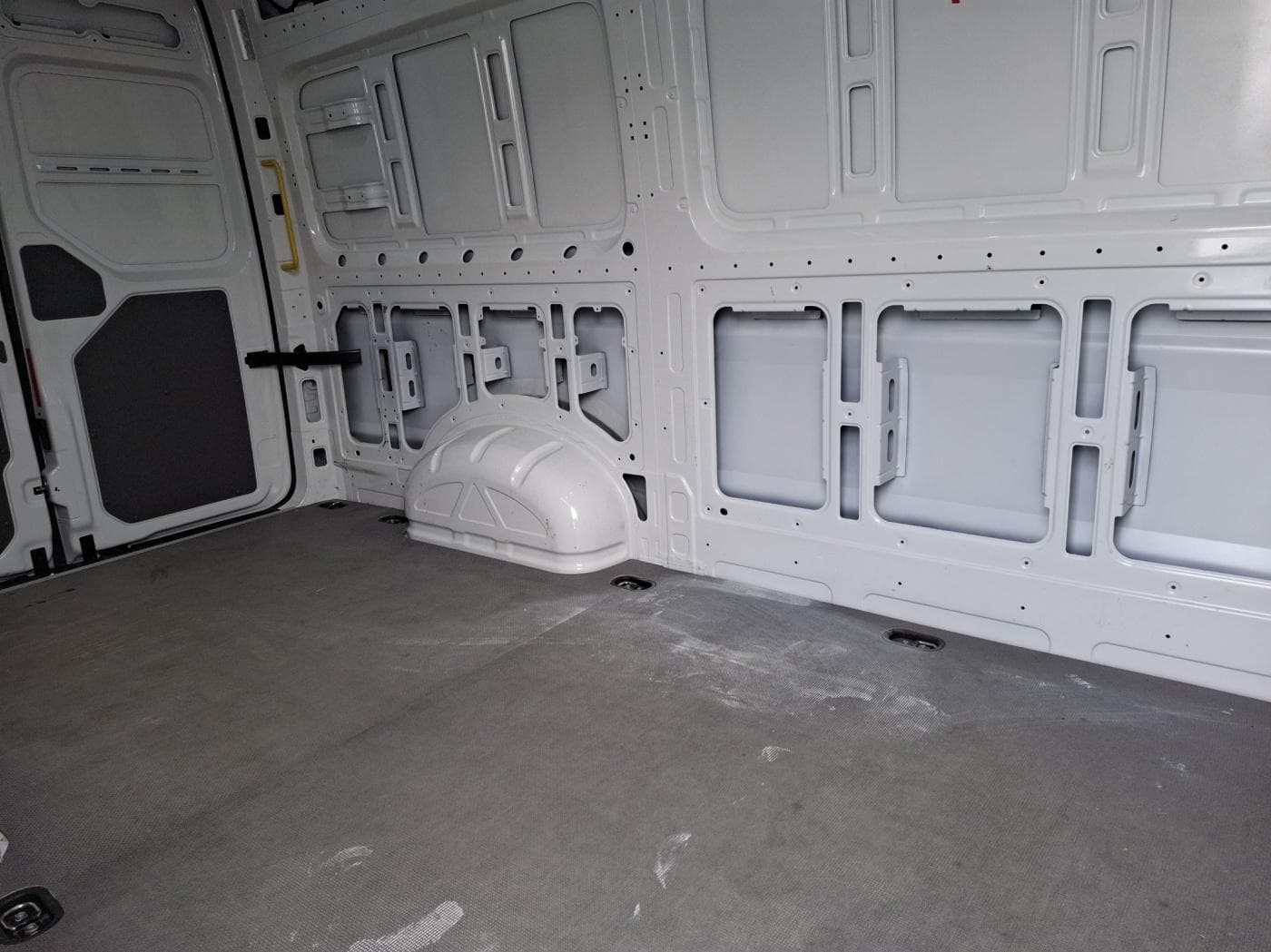 Volkswagen Crafter Kasten Hochdach Bild 16