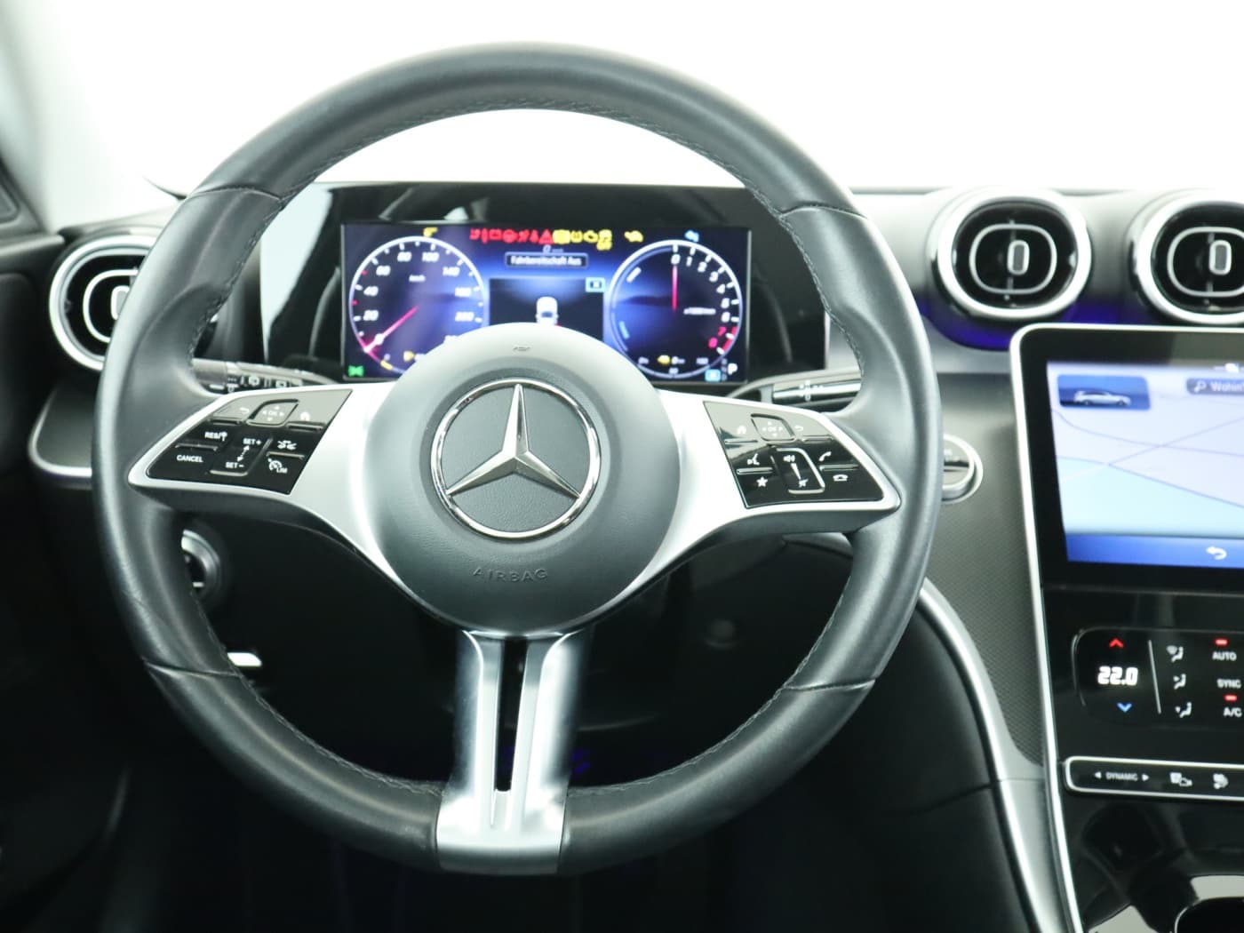 Mercedes-Benz C 300 e T Bild 11