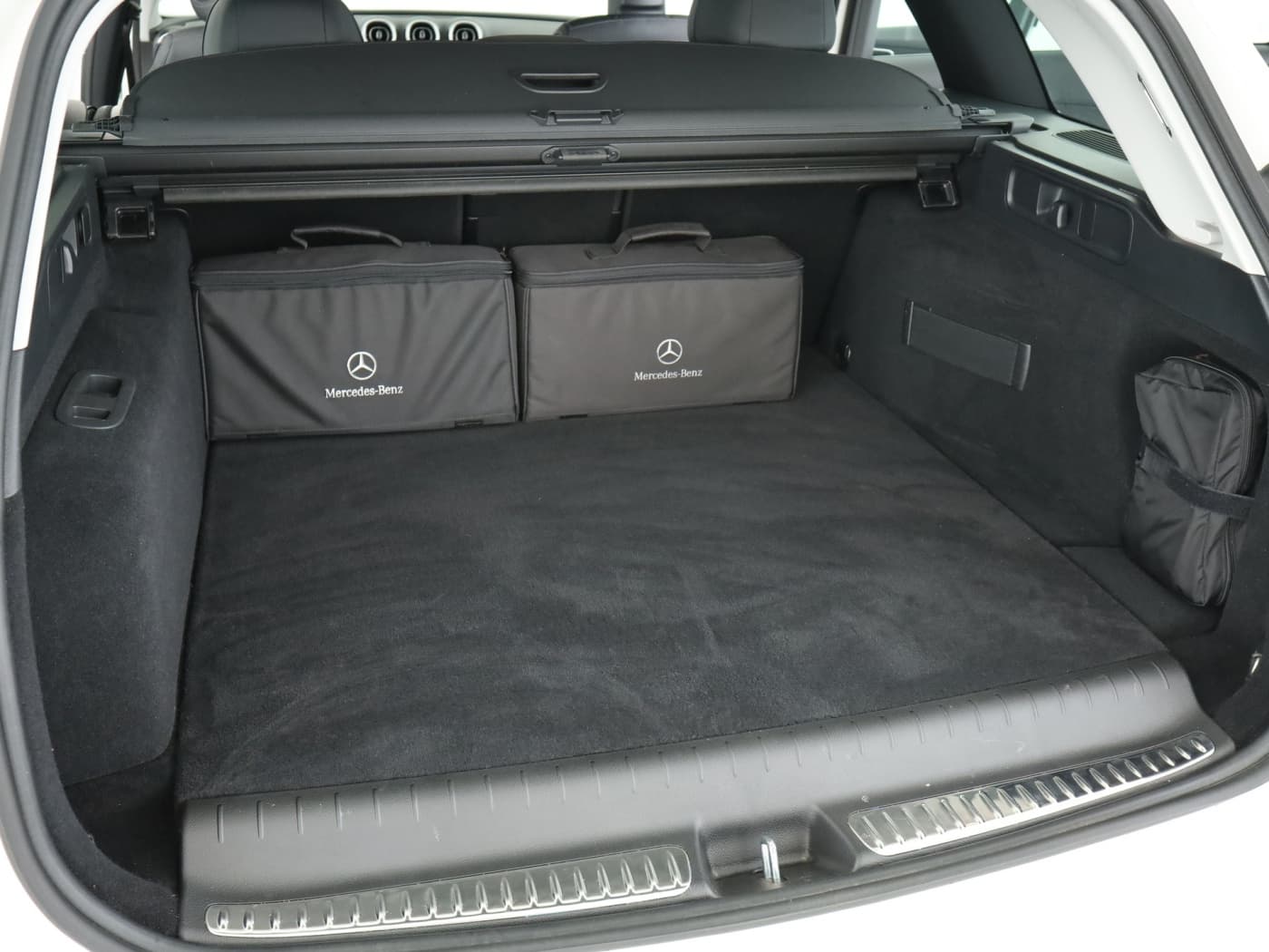 Mercedes-Benz C 300 e T Bild 22