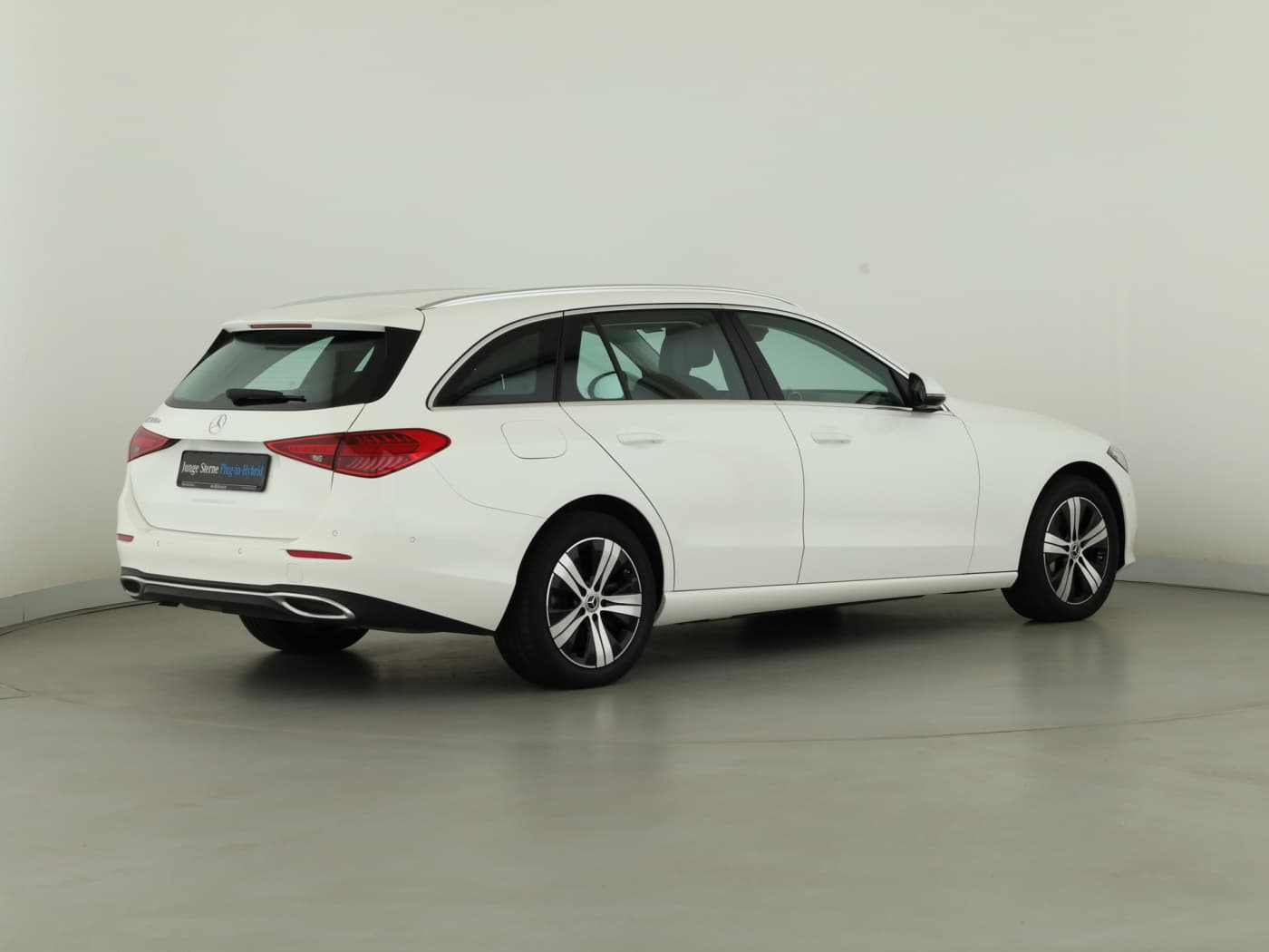 Mercedes-Benz C 300 e T Bild 6