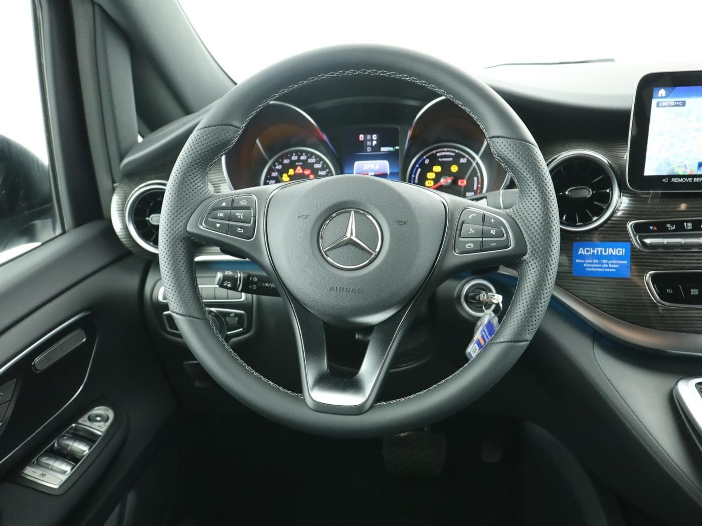 Mercedes-Benz EQV 300 lang (7 Sitzer) Bild 11