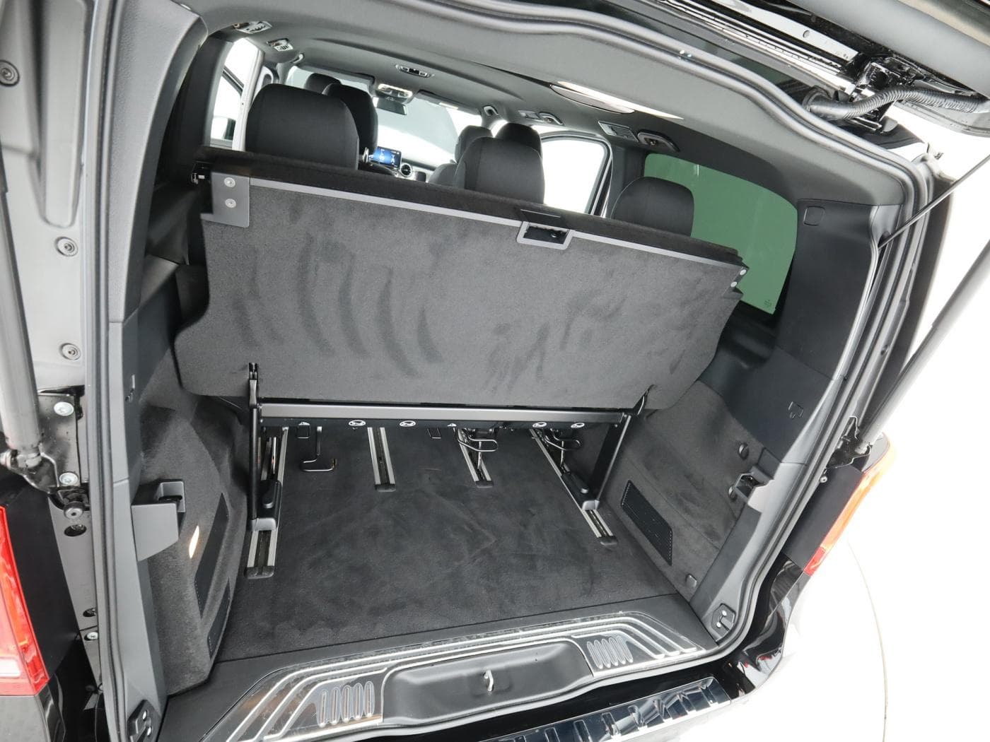 Mercedes-Benz EQV 300 lang (7 Sitzer) Bild 22