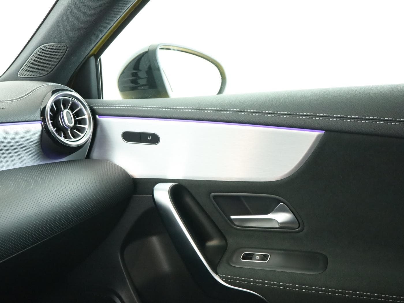 Mercedes-Benz A 250 e Bild 16