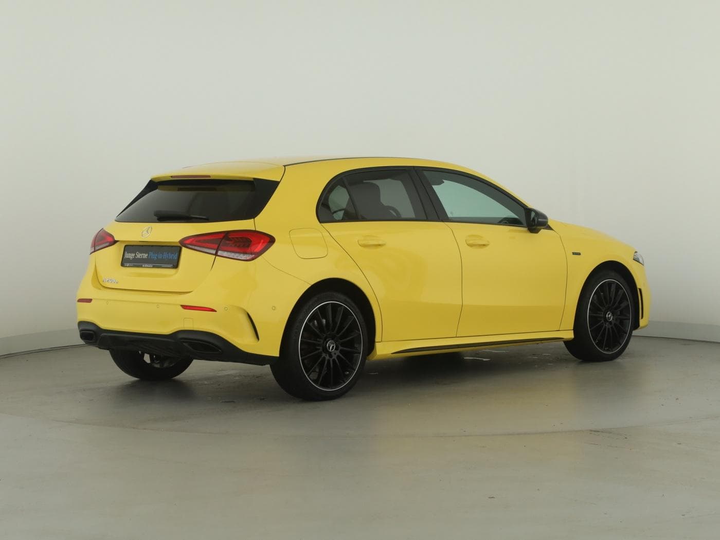 Mercedes-Benz A 250 e Bild 6