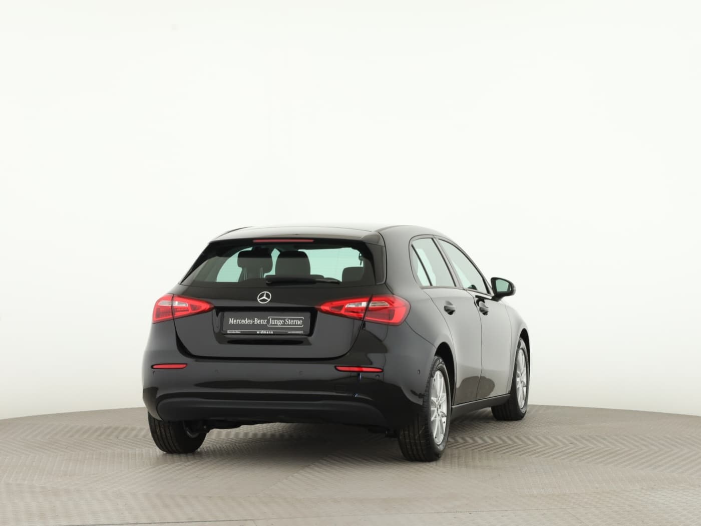 Mercedes-Benz A 180 d Bild 2