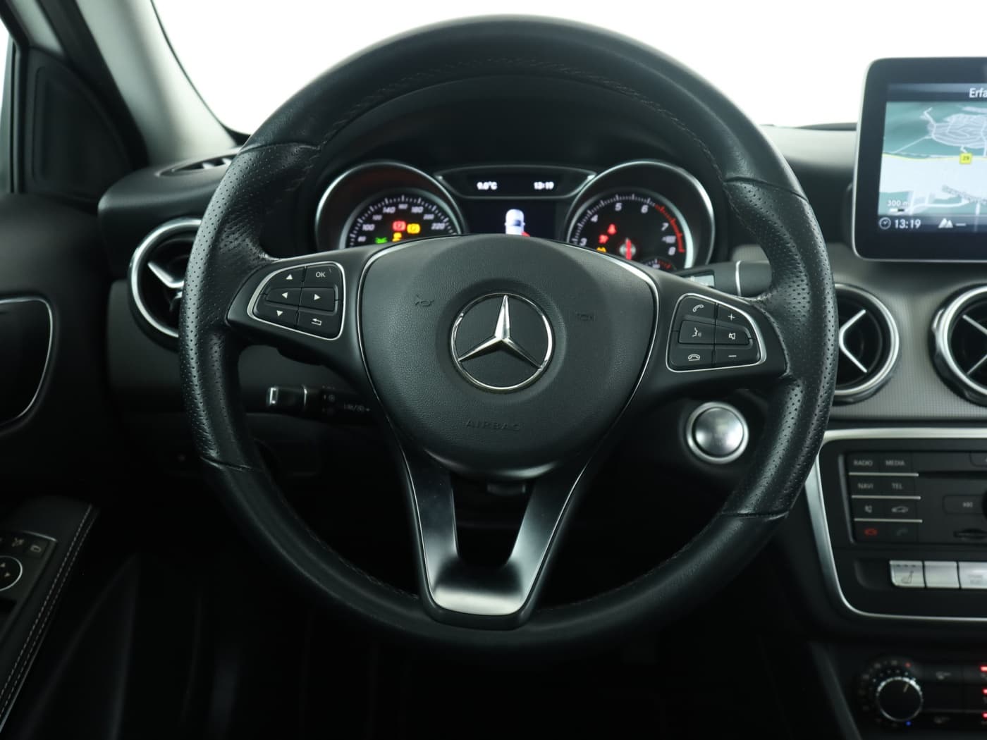 Mercedes-Benz GLA 200 Bild 11