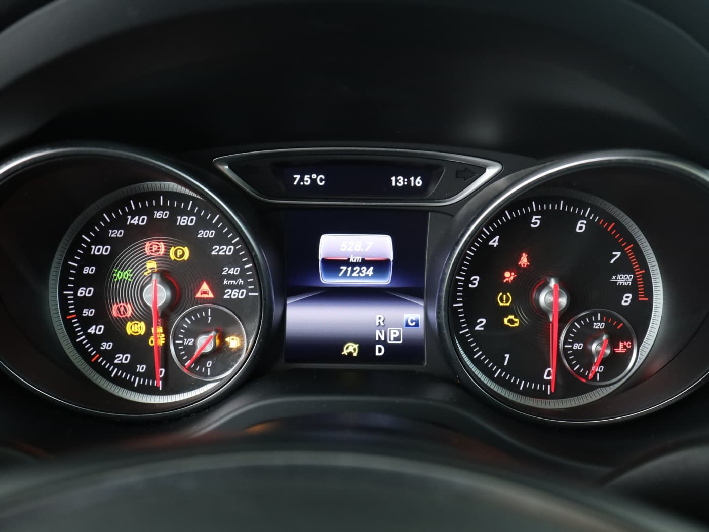 Mercedes-Benz GLA 200 Bild 12