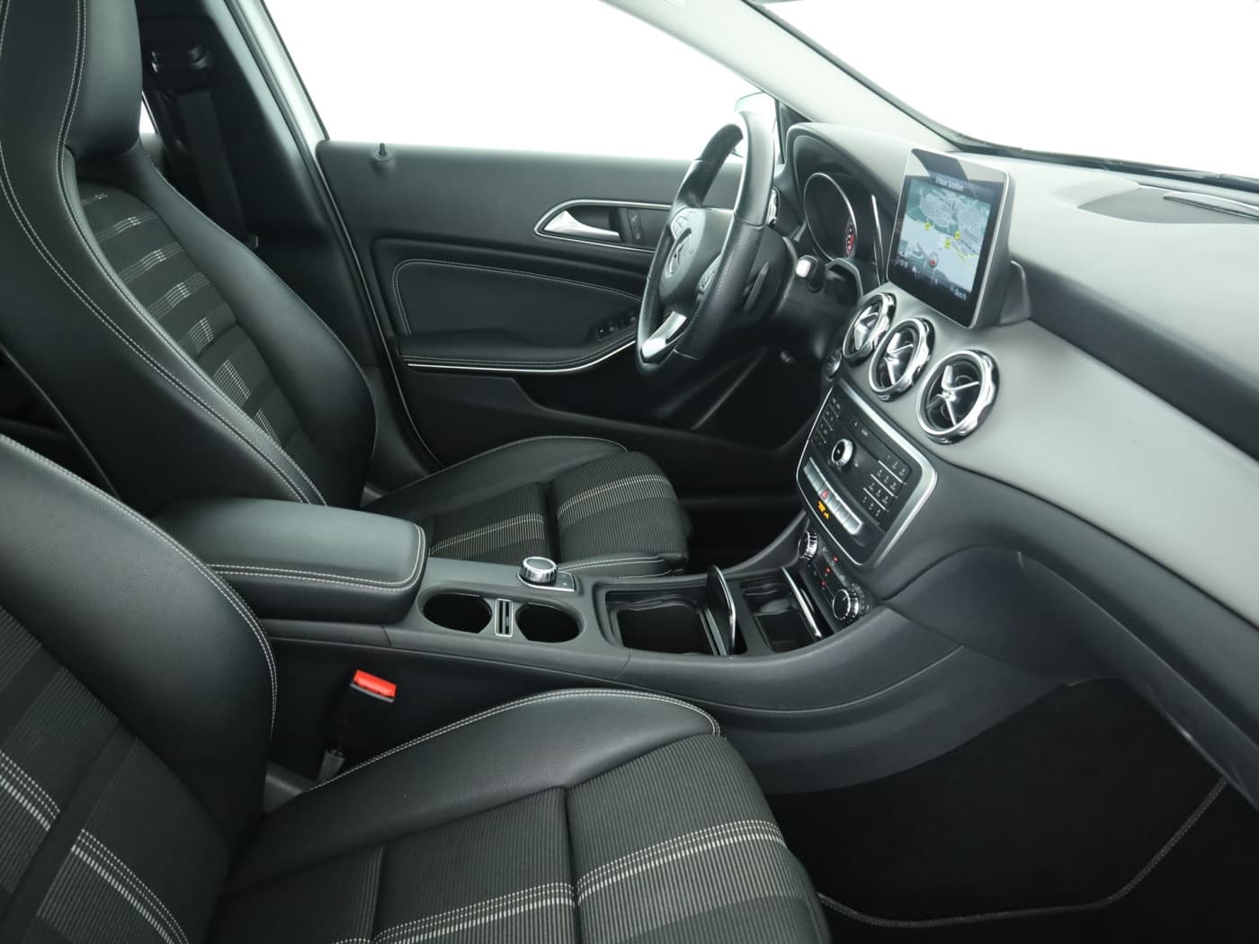 Mercedes-Benz GLA 200 Bild 17