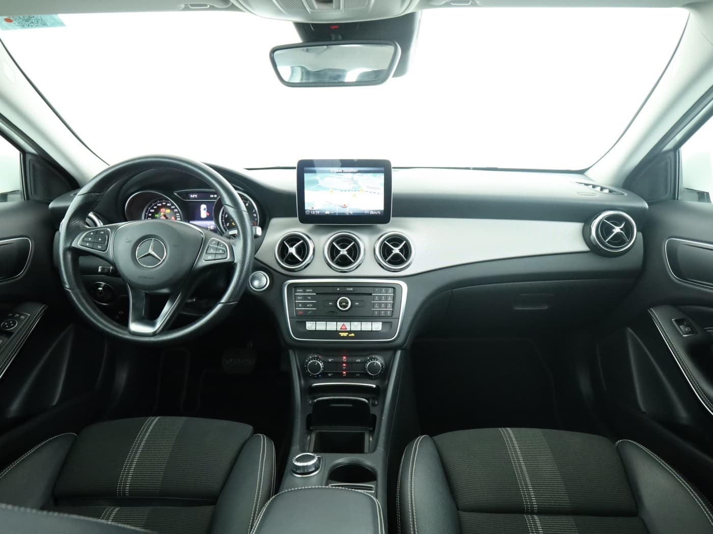 Mercedes-Benz GLA 200 Bild 19
