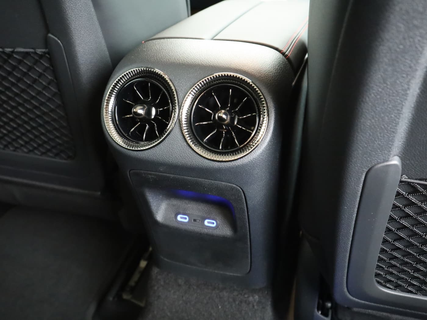 Mercedes-Benz CLA 200 4MATIC Bild 24