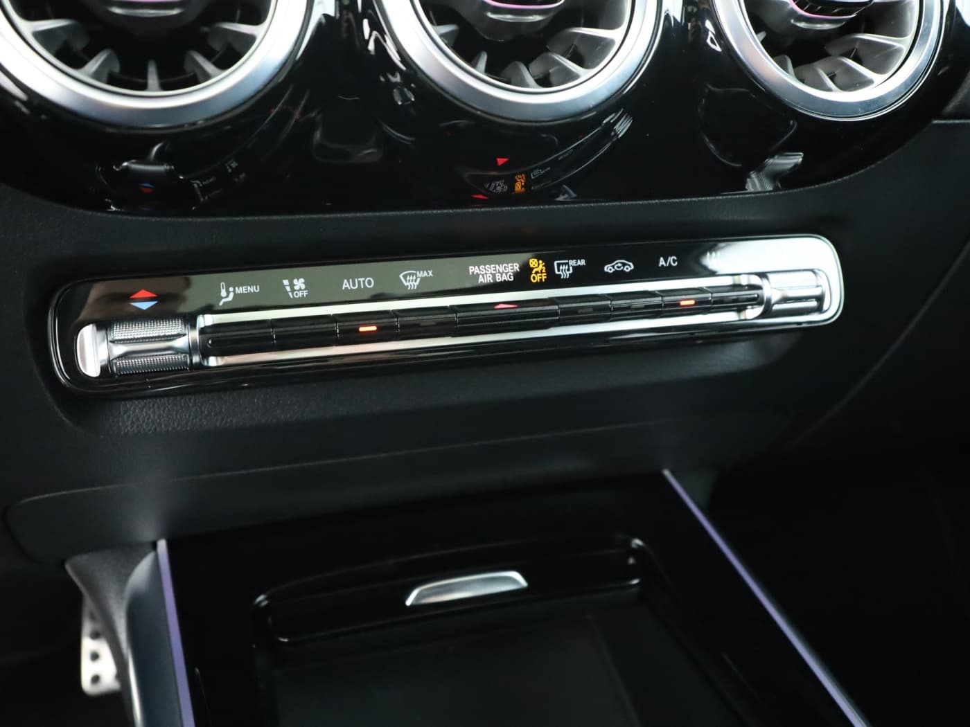 Mercedes-Benz EQA 350 4M Bild 14