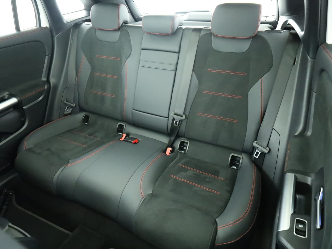 Mercedes-Benz EQA 350 4M Bild 18