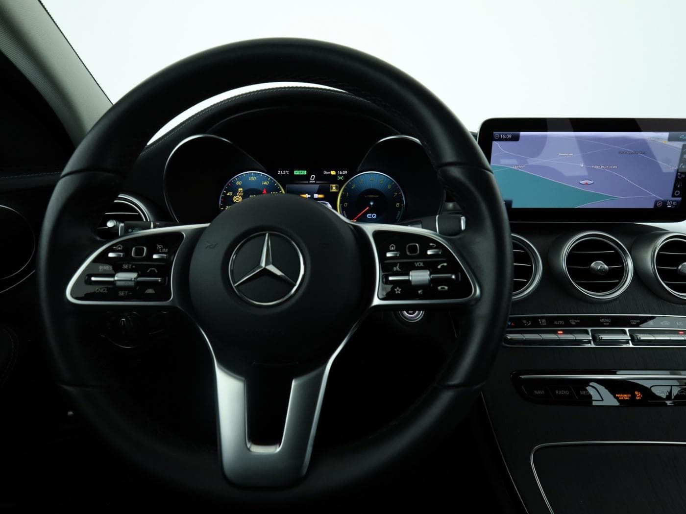 Mercedes-Benz C 300 e T Bild 11
