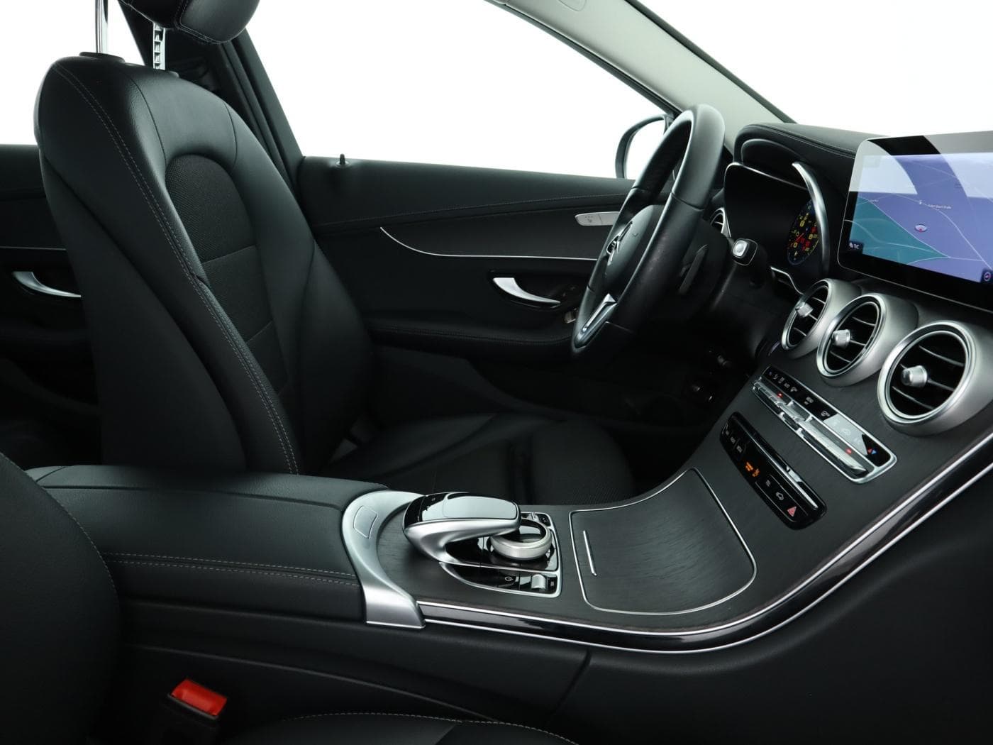 Mercedes-Benz C 300 e T Bild 17